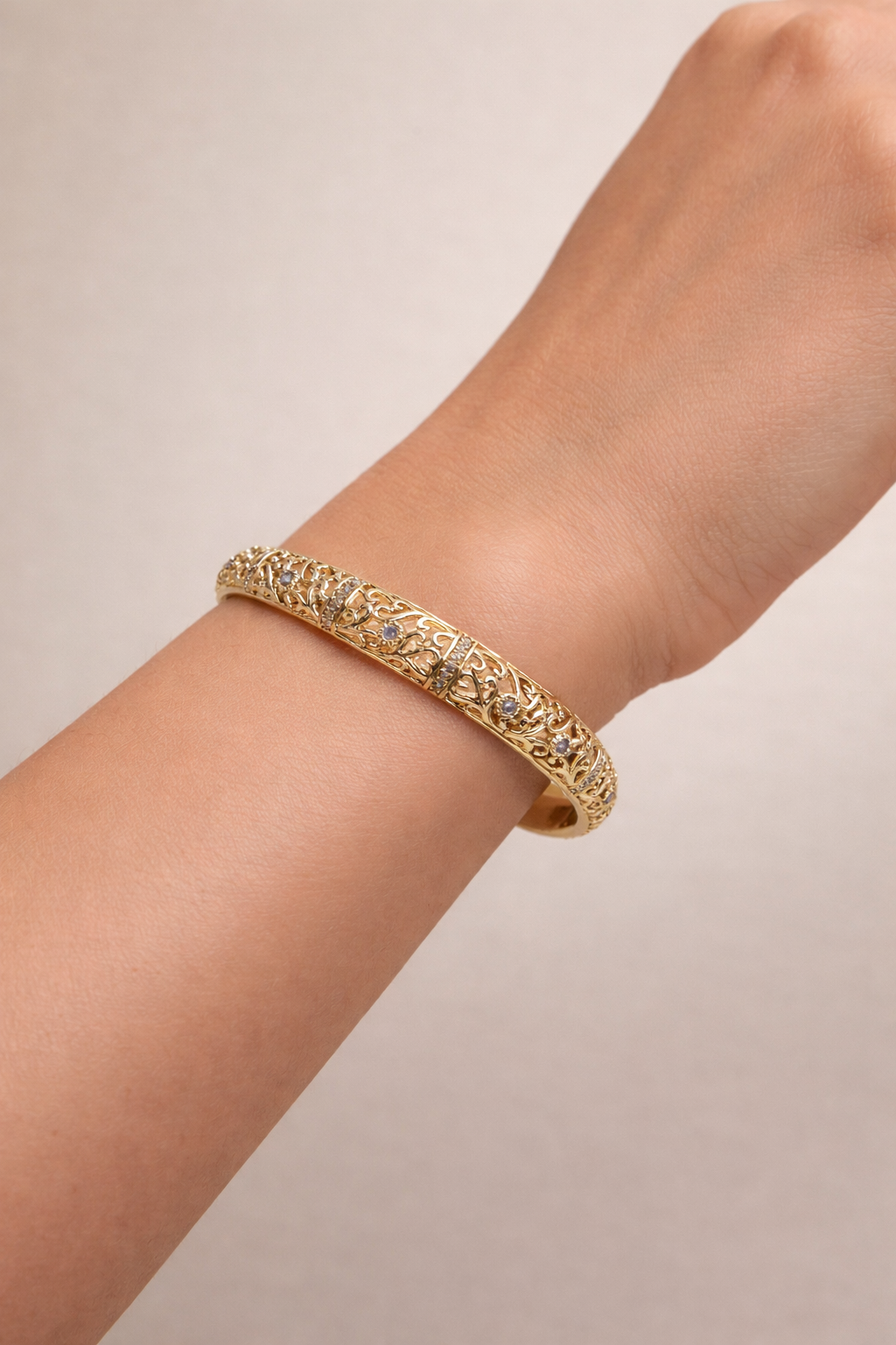 Openwork Bracelet with Zircon