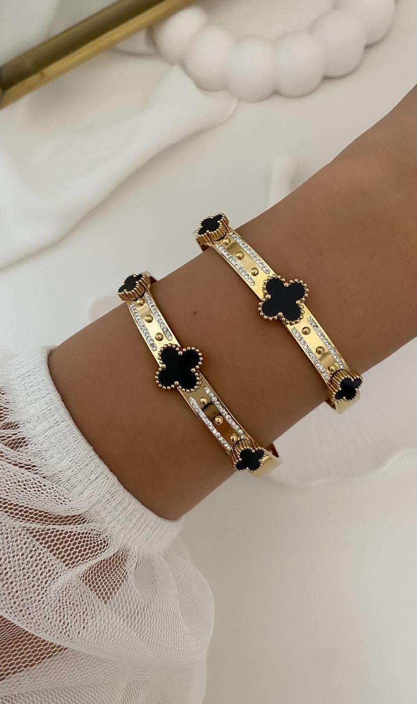 Alternative Sized Clover Bracelet