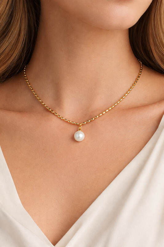 Minimal Gold Pearl Drop Necklace