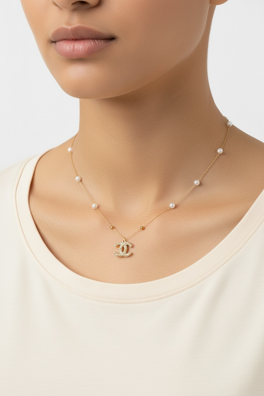 Dainty Pearl Necklace with Pendant